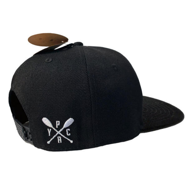 Persauki Yacht Club – Musta Snapback lippis